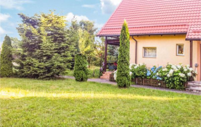 Three bedroom holiday home in Sikorzyno Golubie